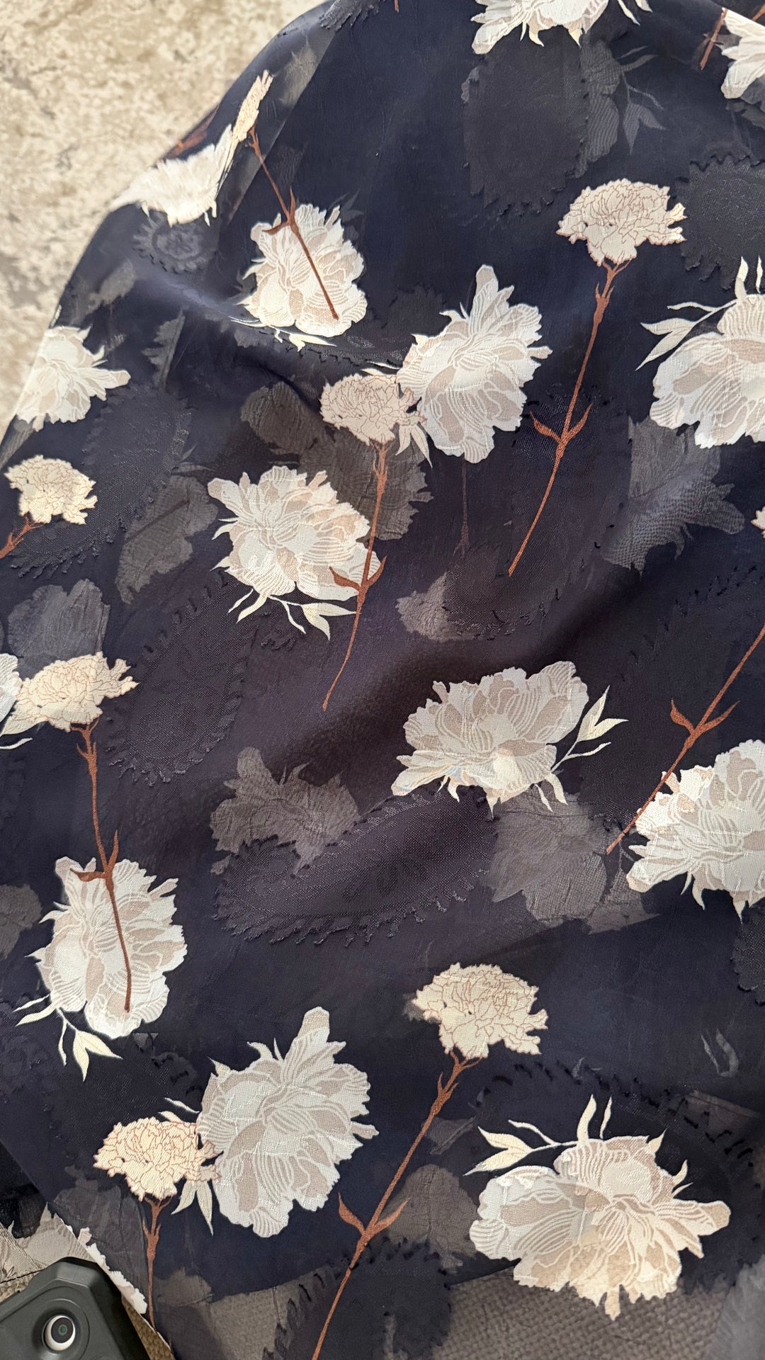 ALUN Selendang in Midnight Peony