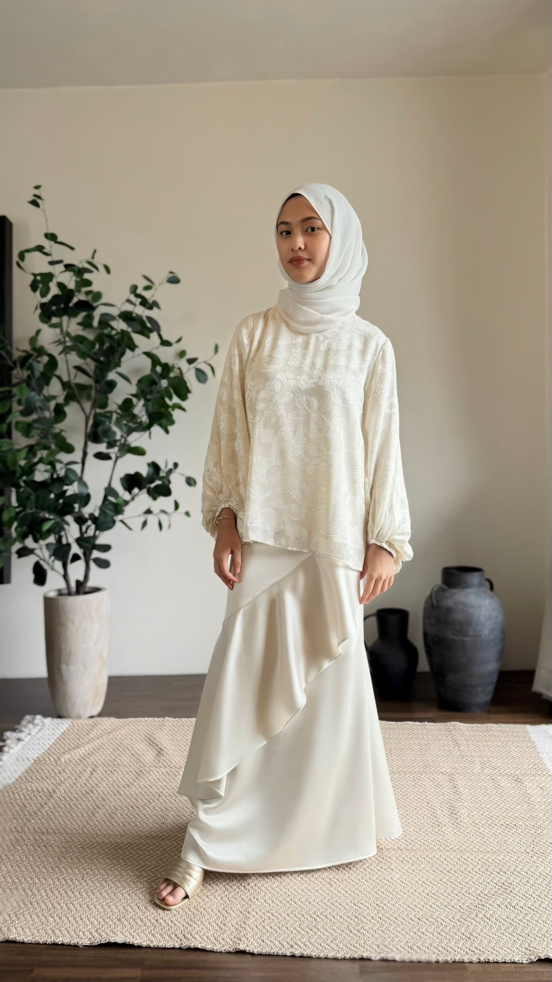 MAYA Modern Kurung Set in Silky Ivory