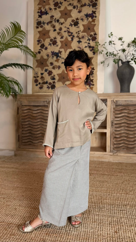 KESUMA Kurung Kedah Set in Dune Biege