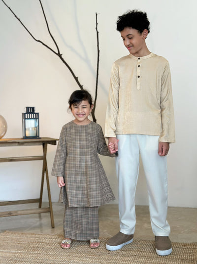 MELATI Kurung Pahang Set in Tartan Checks