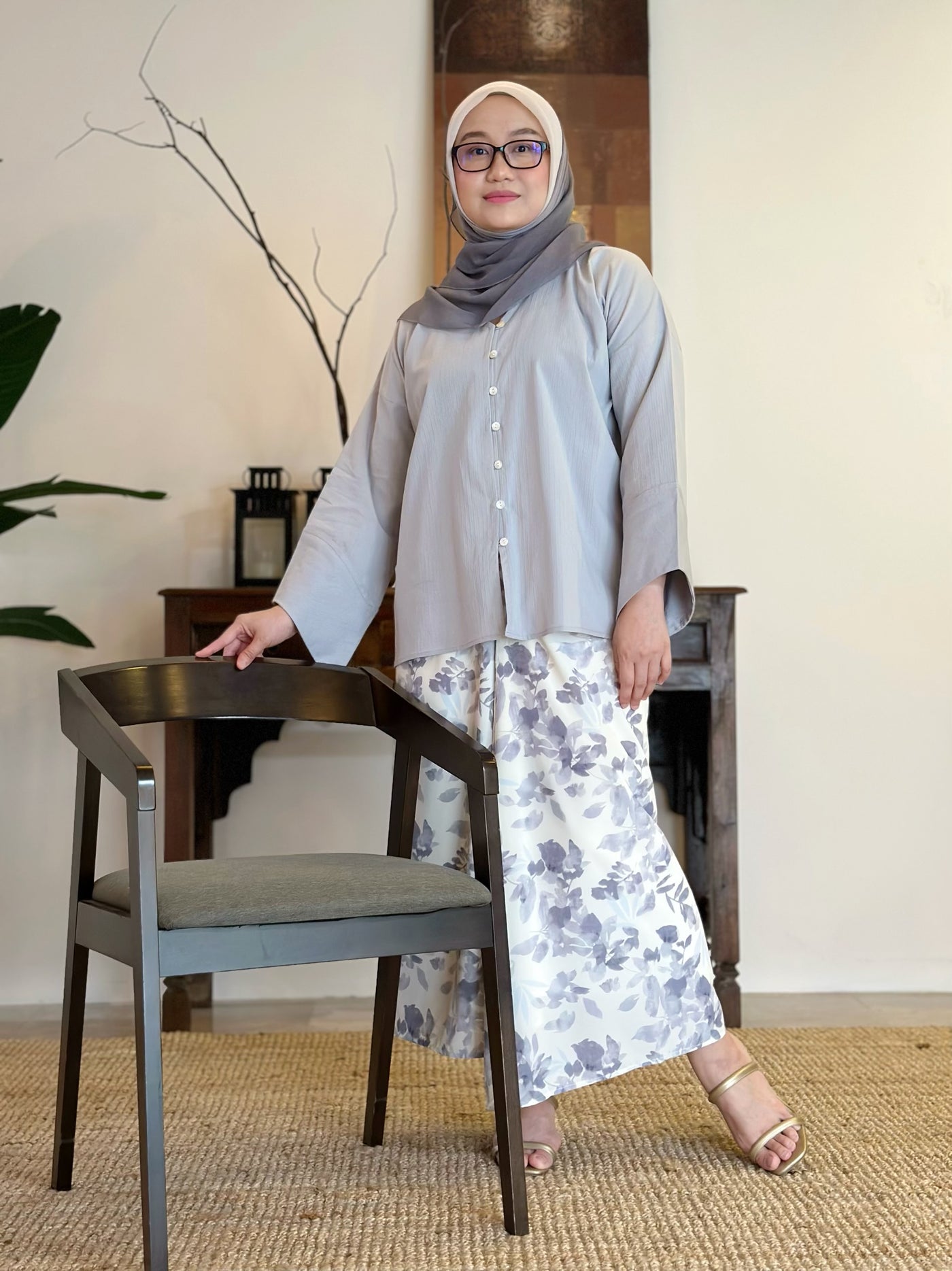 MUSTIKA Mini Kebarung Set in Ash