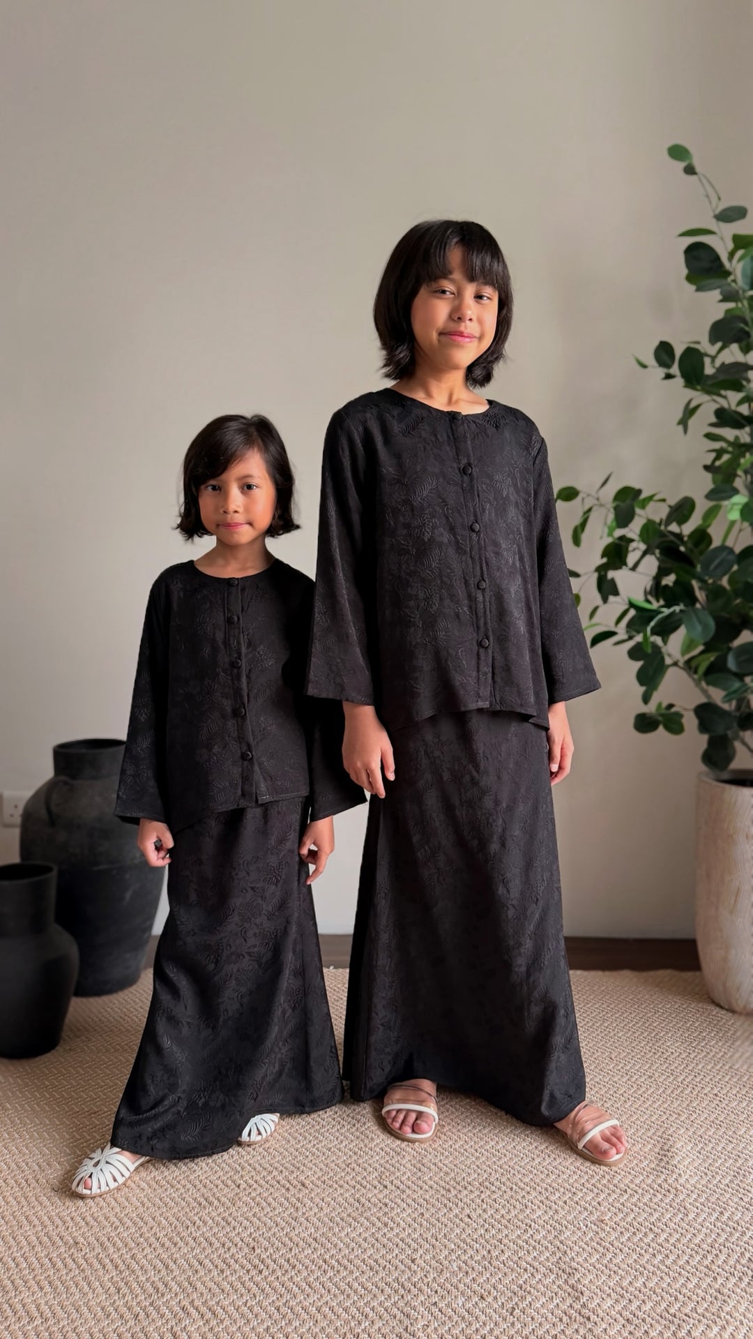 PUTRI Flare Modern Kurung Set in Charcoal