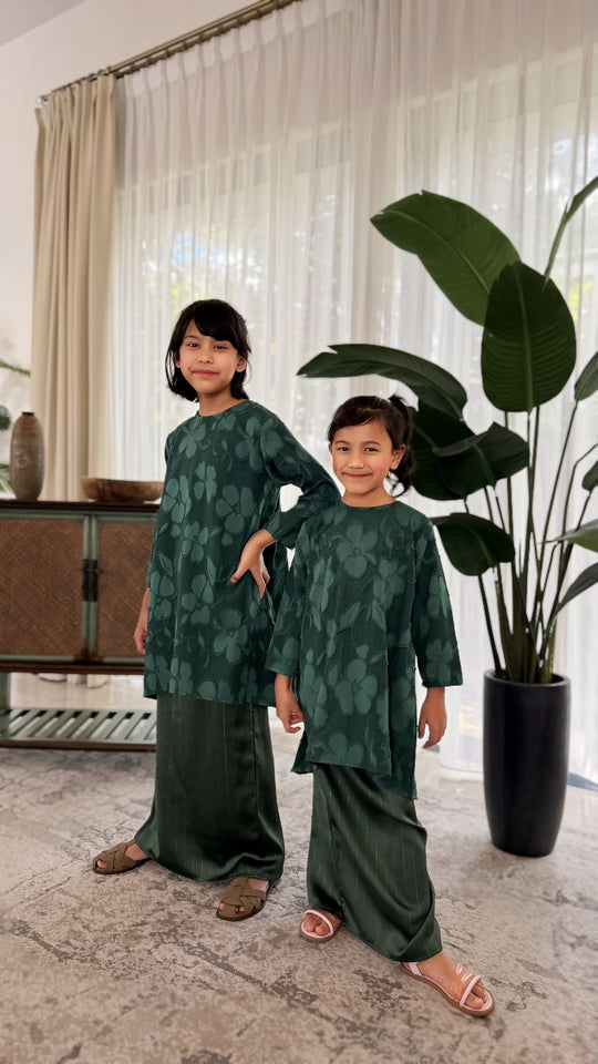 SUKMA Long Kurung Set in Emerald