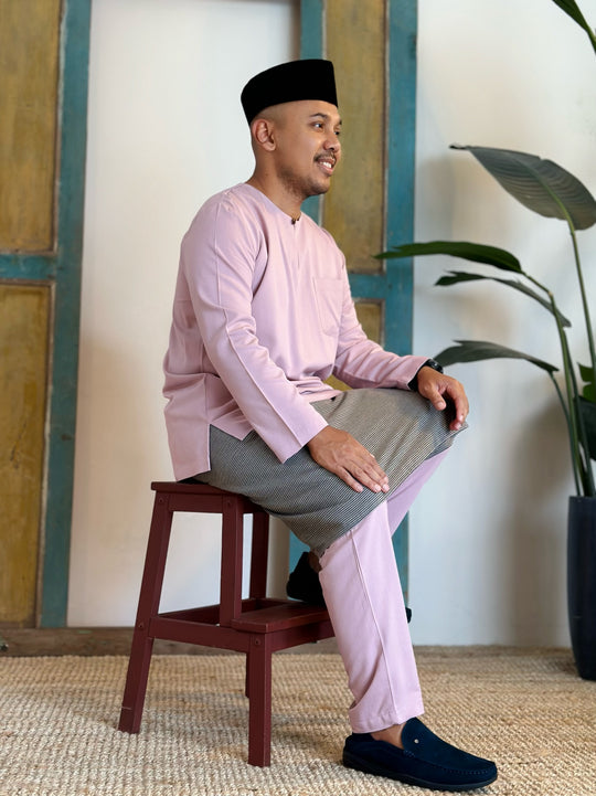 MALIK Teluk Belanga Baju Melayu Set in Dusty Lilac