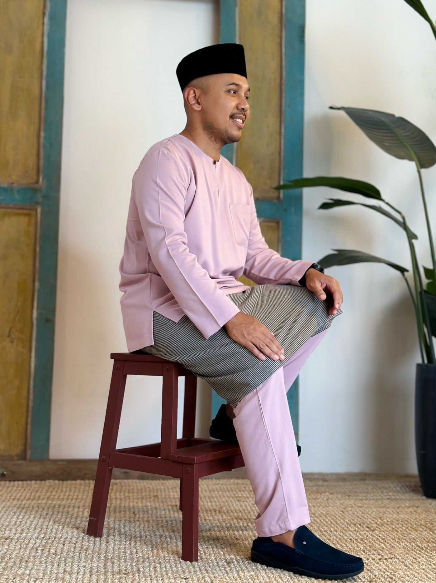 MALIK Teluk Belanga Baju Melayu Set in Dusty Lilac