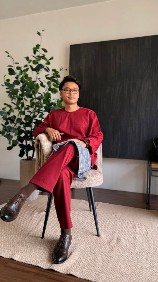 TUAH Baju Melayu Teluk Belanga in Maroon