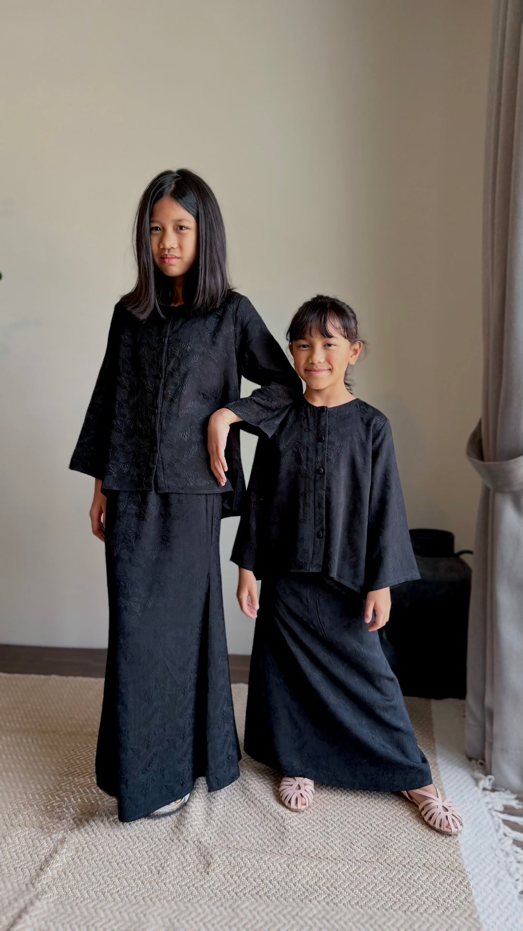 PUTRI Flare Modern Kurung Set in Charcoal
