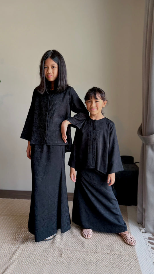 PUTRI Flare Modern Kurung Set in Charcoal