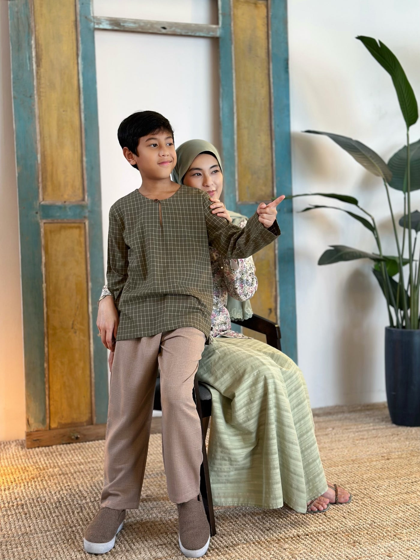 DAMAI Teluk Belanga Kurta in Olive