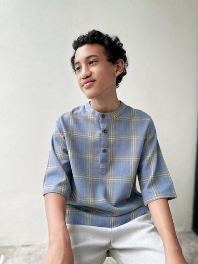 OLIVER Henley Shirt in Blue Tartan