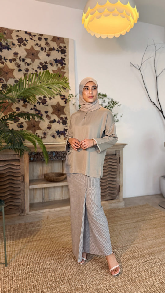 MULUS Kurung Kedah Set in Dune Biege