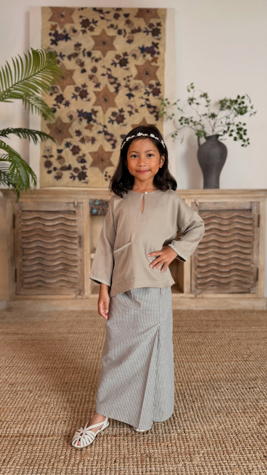 KESUMA Kurung Kedah Set in Dune Biege