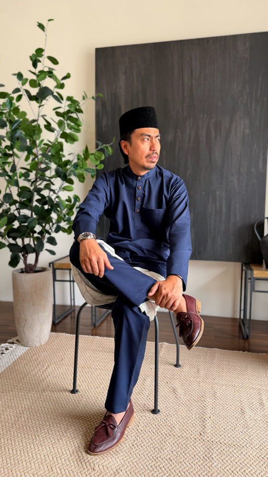ARJUNA Baju Melayu Cekak Musang in Midnight Blue