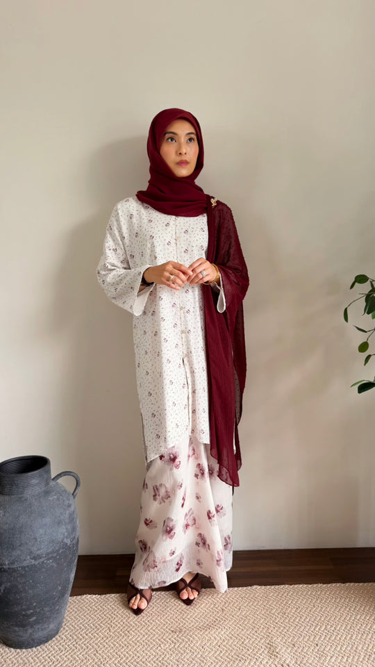 ANGGUN Long Kebarung Set in Merlot Ditsy