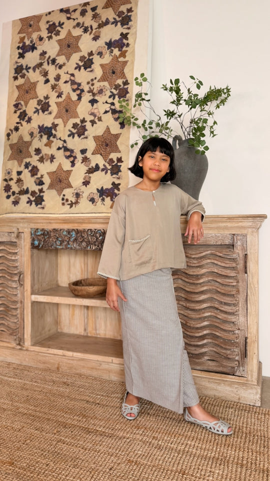 KESUMA Kurung Kedah Set in Dune Biege