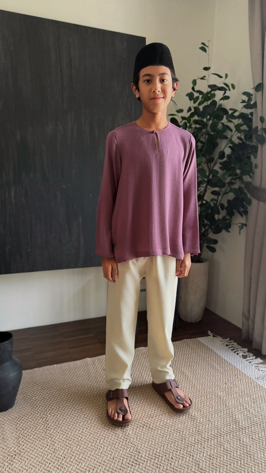 PEKAN Teluk Belanga Kurta in Old Plum