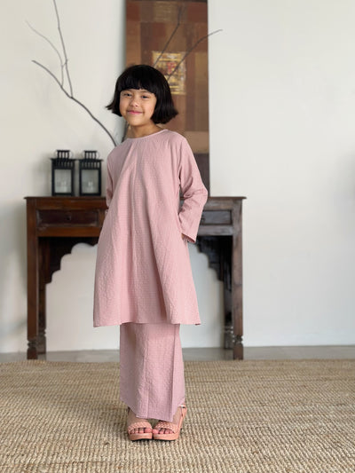 MELATI Kurung Pahang Set in Pink