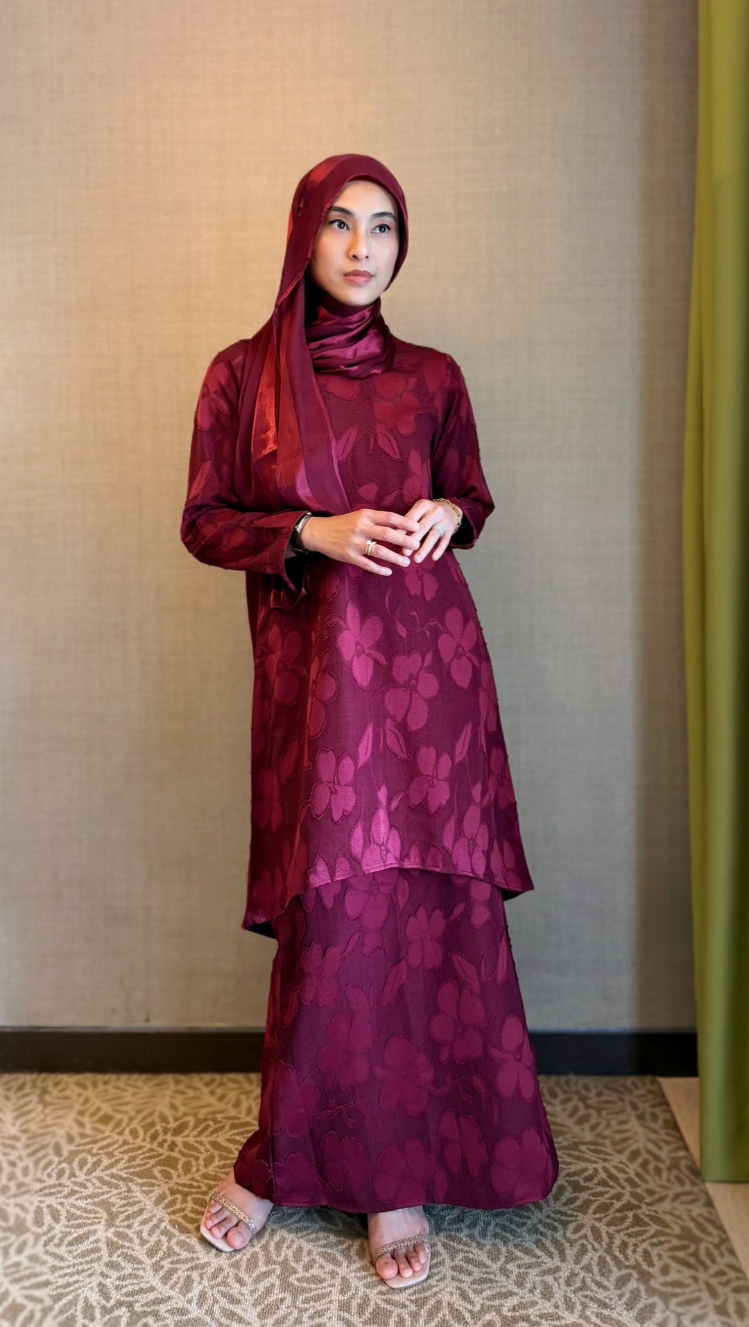 EMBUN Long Kurung Set in Maroon