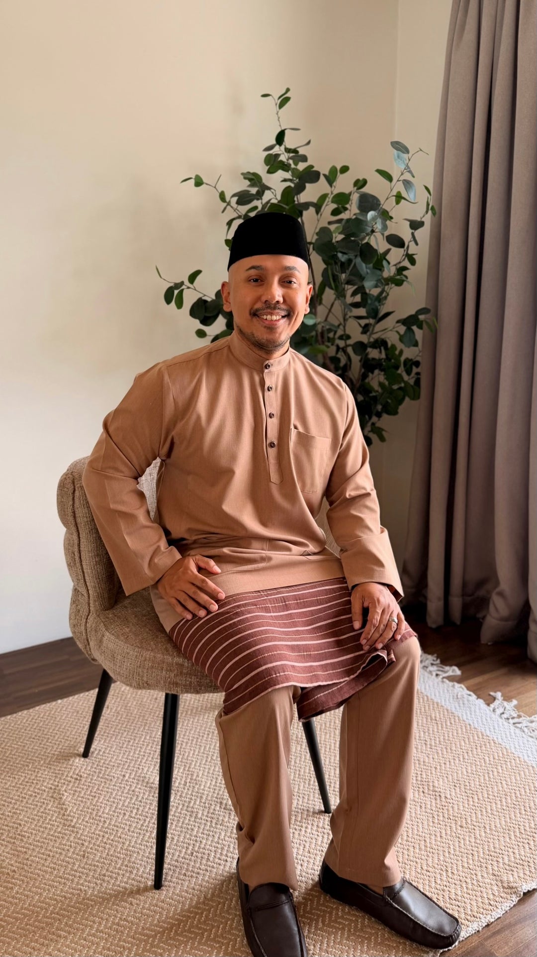 ARJUNA Baju Melayu Cekak Musang in Clay Brown