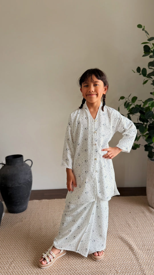 MAYANG Long Kebarung Set in Carbon Ditsy