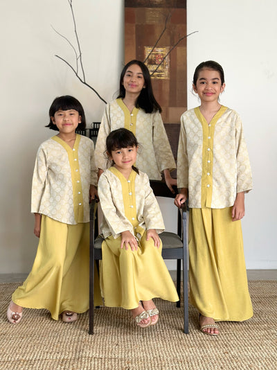 CAHAYA Modern Mini Kurung Set in Daffodil