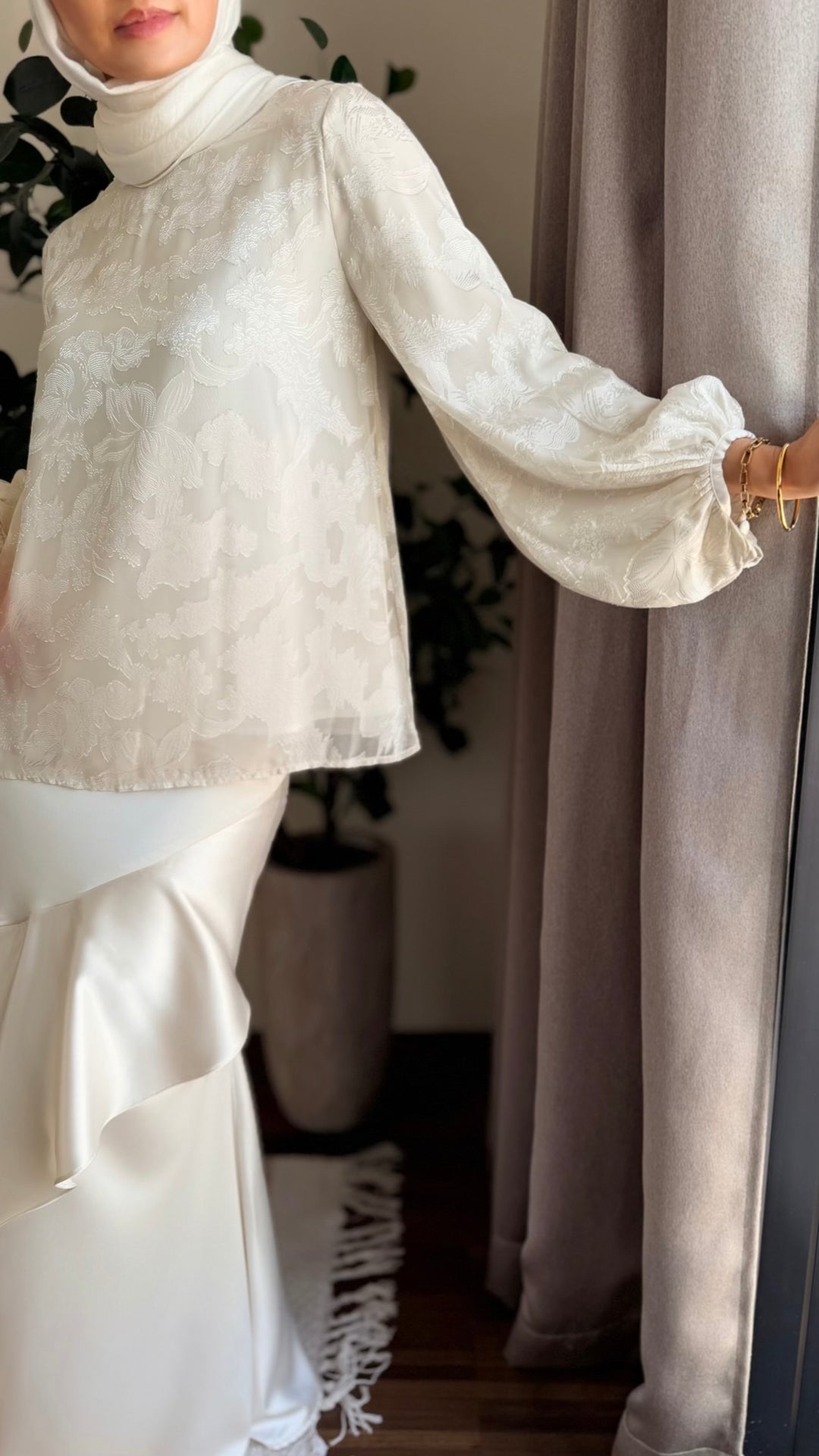 MAYA Modern Kurung Set in Silky Ivory