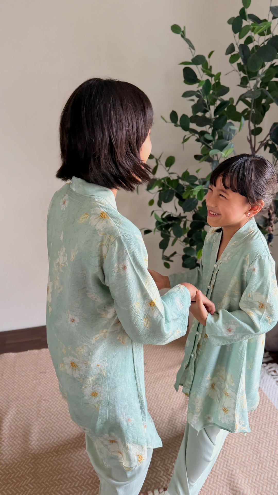 RATNA Long Kebaya Set in Dreamy Green