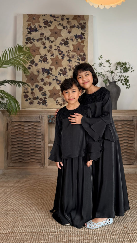 DIYA Modern Kurung Set in Noir Grace