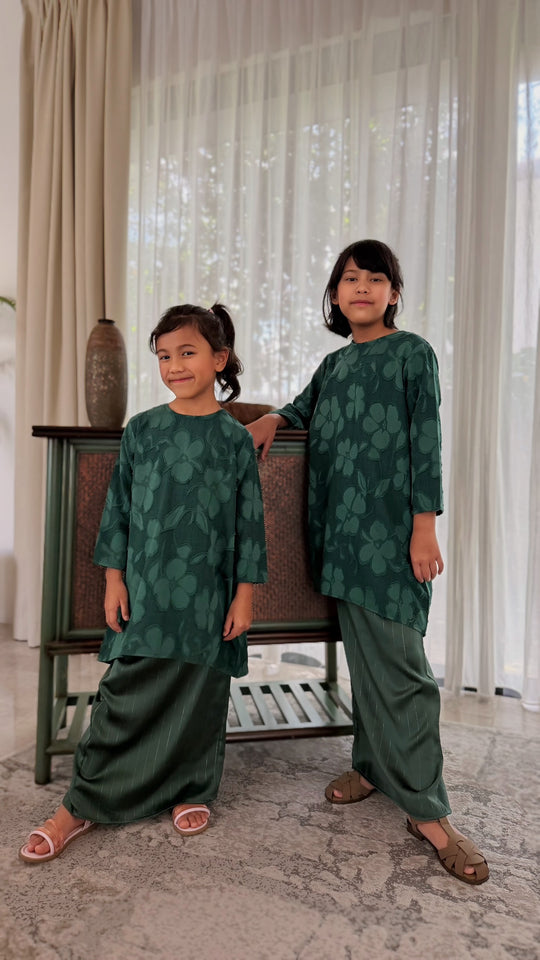 SUKMA Long Kurung Set in Emerald
