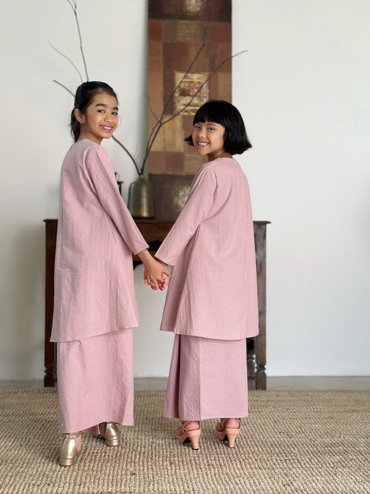 MELATI Kurung Pahang Set in Pink