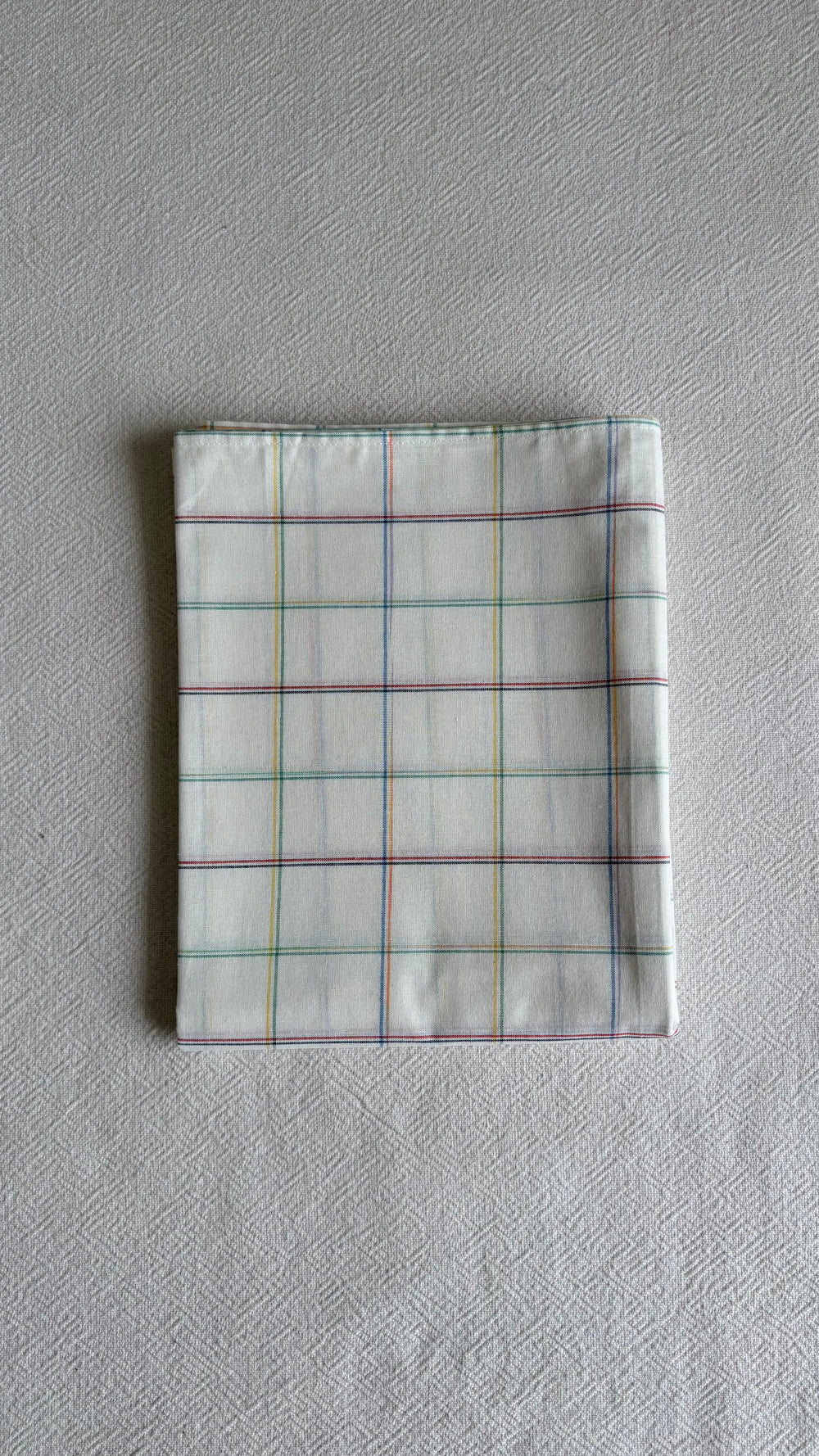 IDRIS Pelikat Style Samping in Pastel Grid