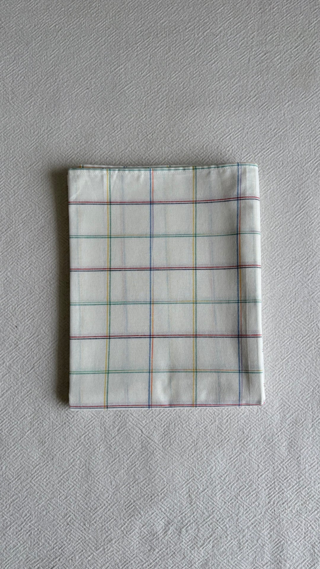 IDRIS Pelikat Style Samping in Pastel Grid