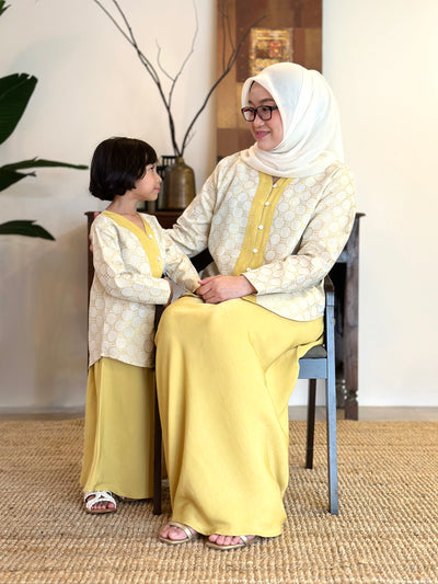 CAHAYA Modern Mini Kurung Set in Daffodil