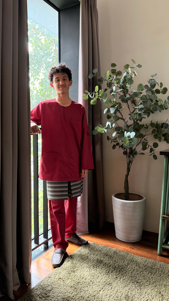 TUAH Baju Melayu Teluk Belanga in Maroon