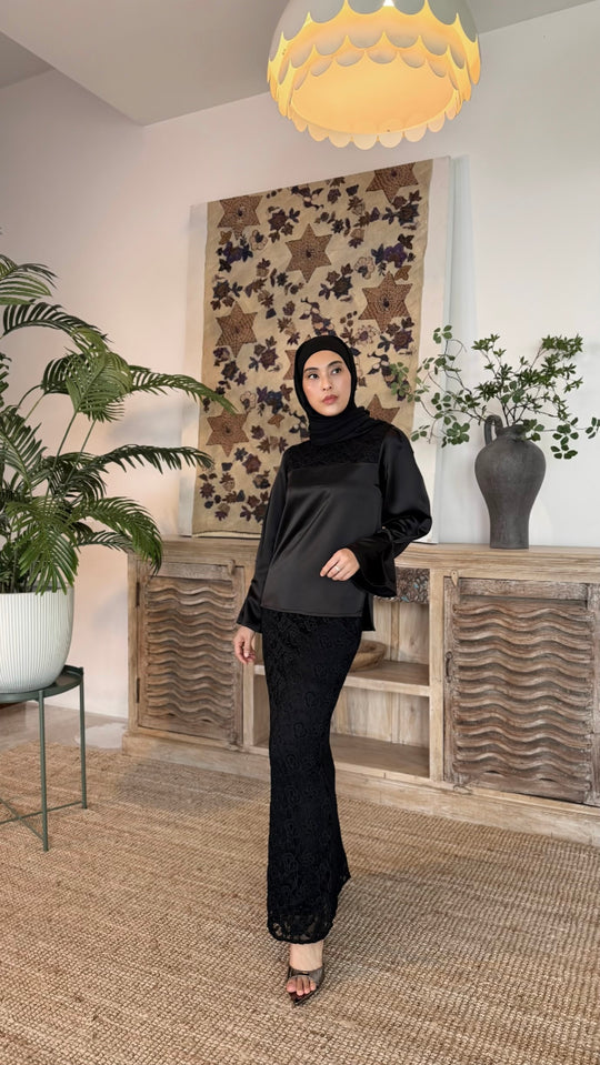 YASMIN Modern Kurung Set in Noir Grace