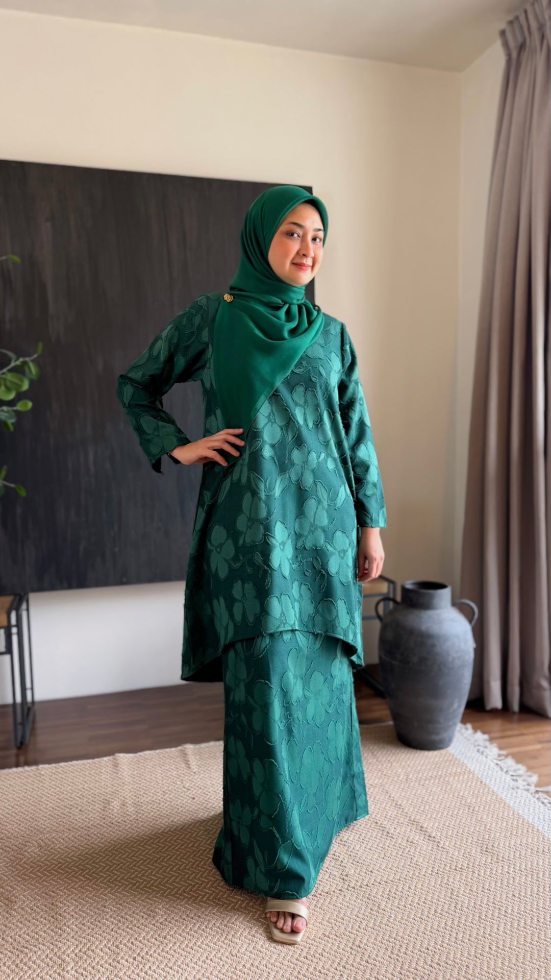 EMBUN Long Kurung Set in Emerald