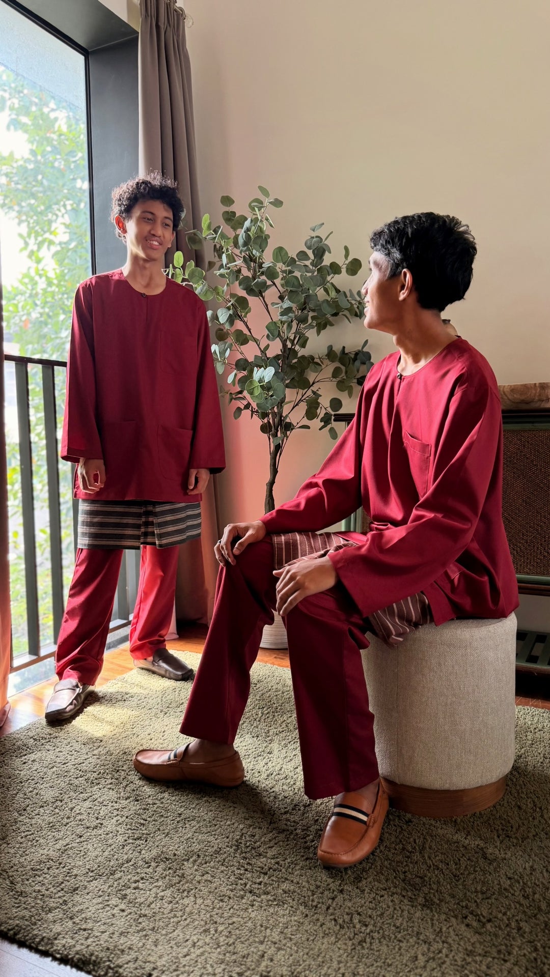 TUAH Baju Melayu Teluk Belanga in Maroon