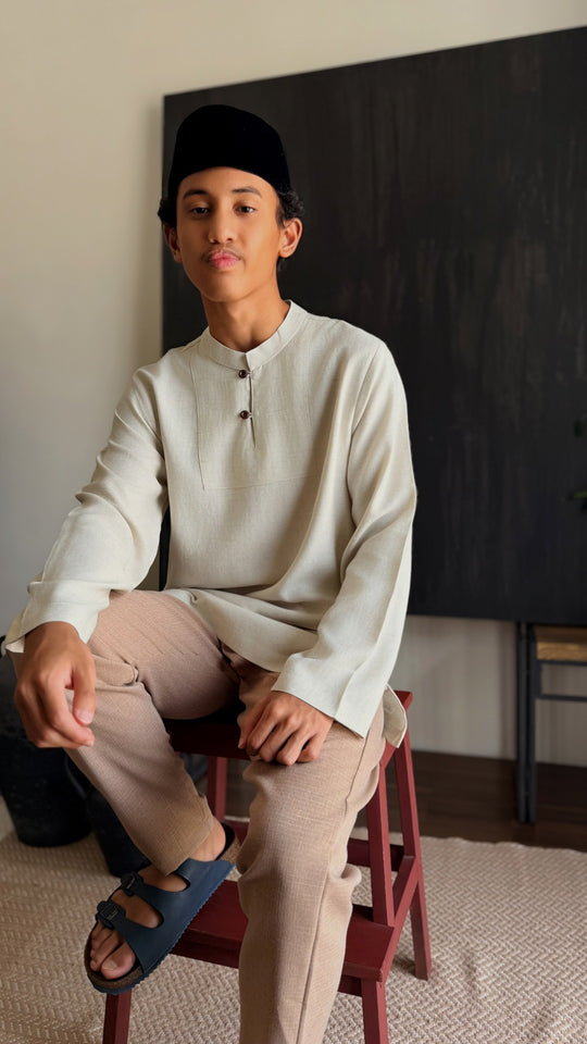 ZAHIR Kurta in Sandy White