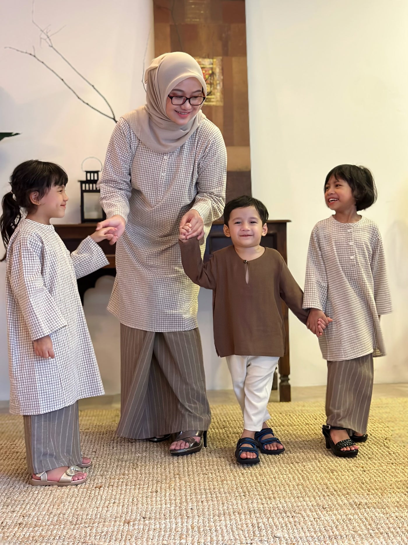 DAMAI Teluk Belanga Kurta in Hickory