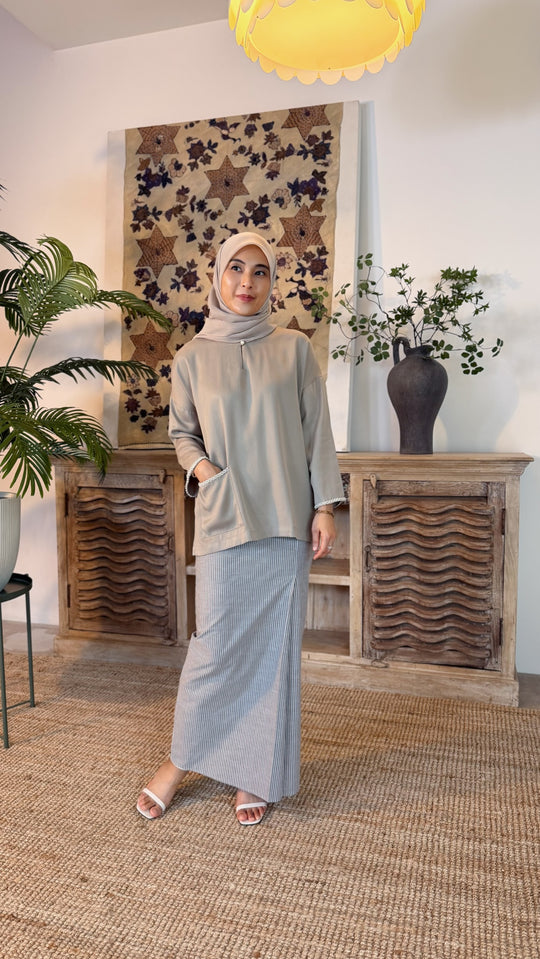 MULUS Kurung Kedah Set in Dune Biege