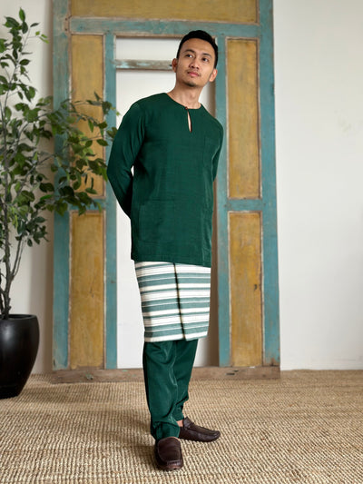 MALIK Teluk Belanga Baju Melayu Set in Emerald