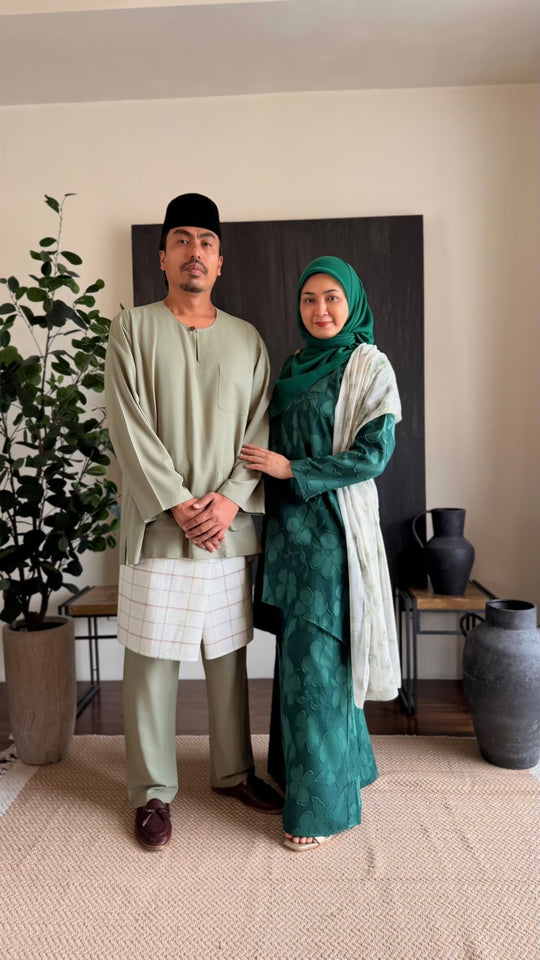 EMBUN Long Kurung Set in Emerald