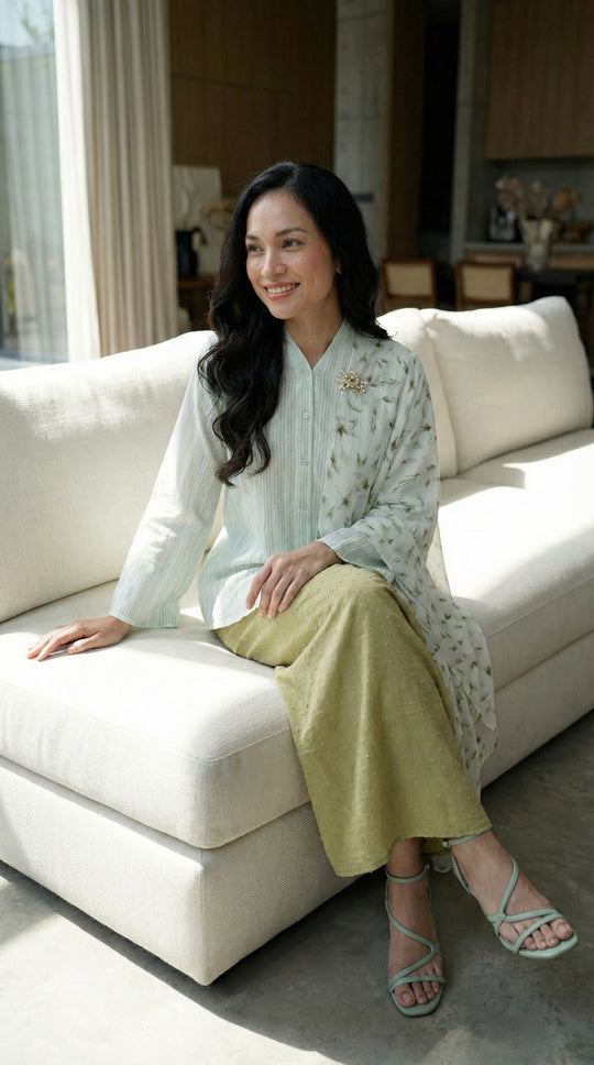 CEMARA Short Kebaya Set in Dewlight Green