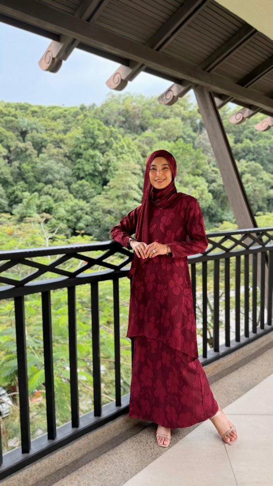 EMBUN Long Kurung Set in Maroon