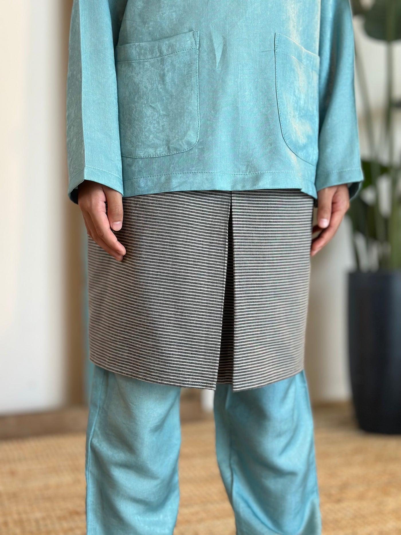 AYUB Instant Pelikat Style Samping in Graphite Stripes
