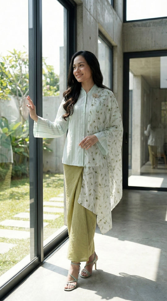 CEMARA Short Kebaya Set in Dewlight Green