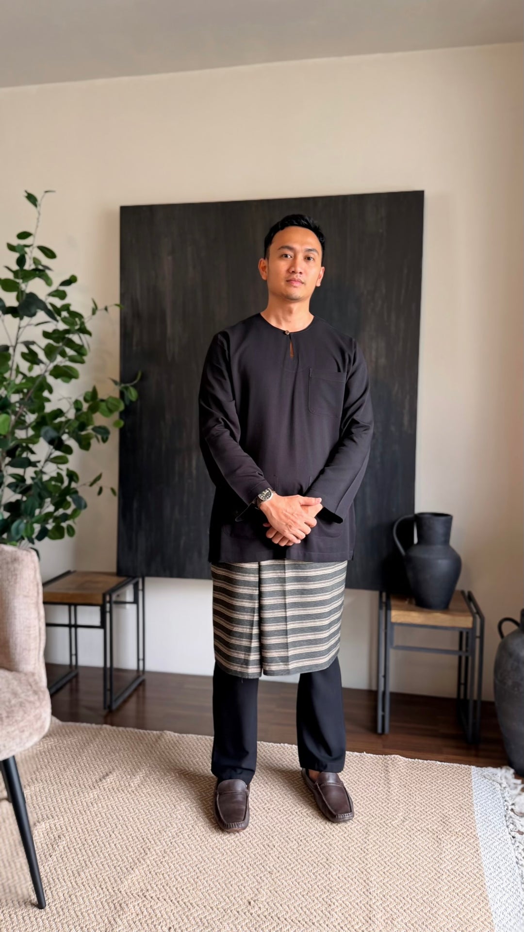 TUAH Baju Melayu Teluk Belanga in Charcoal