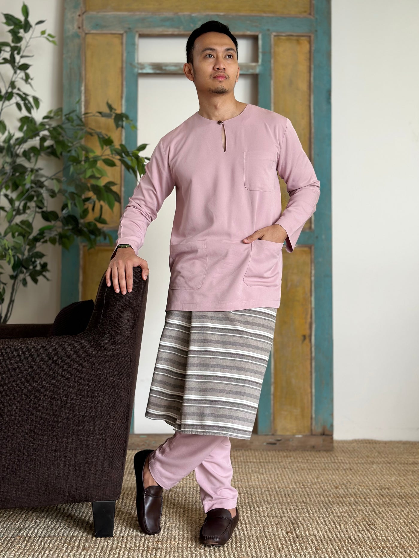 MALIK Teluk Belanga Baju Melayu Set in Dusty Lilac