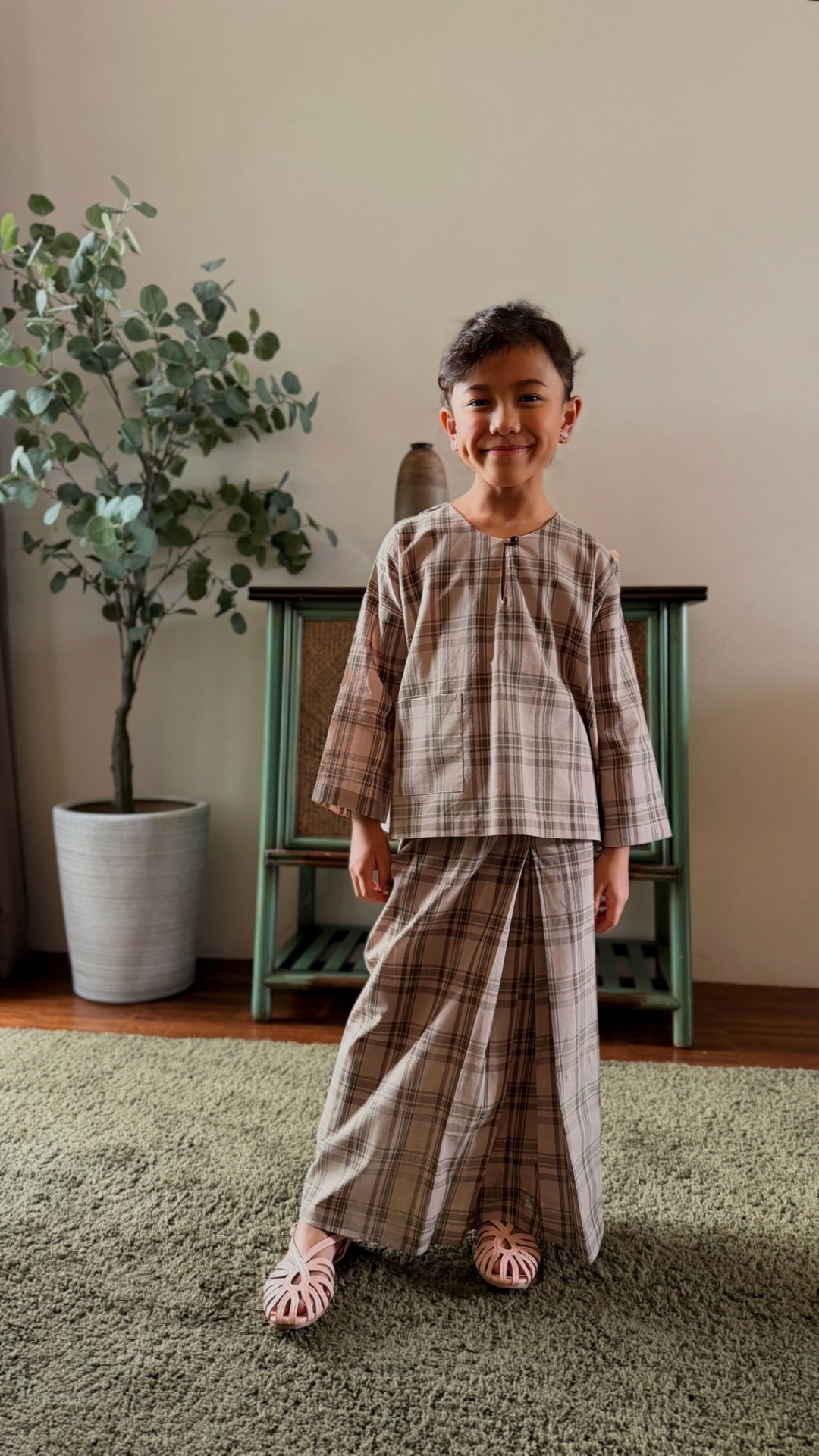 KESUMA Kurung Kedah Set in Olive Plaid