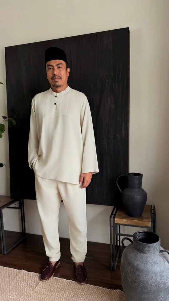ZAHIR Kurta in Sandy White